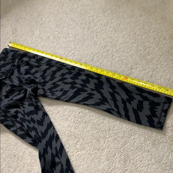 Lululemon Crop - Picture 6 of 11